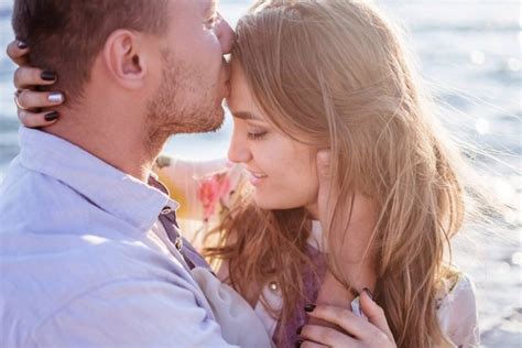 Poljubljanje, če je dobra kemija Erotična masaža Freetown